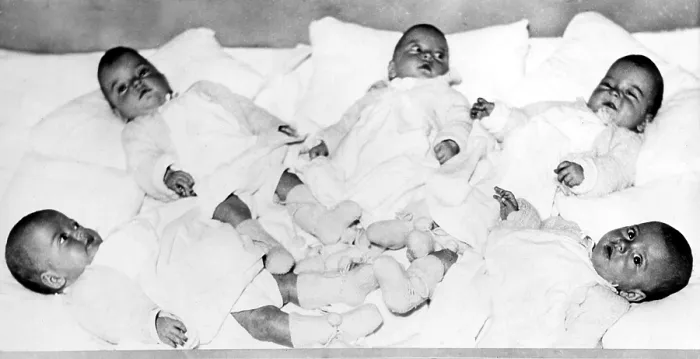 Framed Print : Dionne Quintuplets, born 5 / 28 / 34. Courtesy: CSU Archives  /  Everett Collection