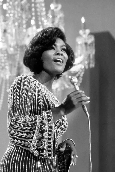Framed Print : Dionne Warwick around 1970. Courtesy: CSU Archives / Everett Collection Framed Print : Dionne Warwick around 1970. Courtesy: CSU Archives / Everett Collection