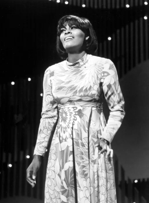Framed Print : Dionne Warwick on THE ED SULLIVAN SHOW, 1969. Courtesy: CSU Archives / Everett Collection Framed Print : Dionne Warwick on THE ED SULLIVAN SHOW, 1969. Courtesy: CSU Archives / Everett Collection