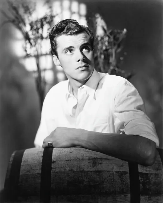 Framed Print : Dirk Bogarde, 1949 Framed Print : Dirk Bogarde, 1949