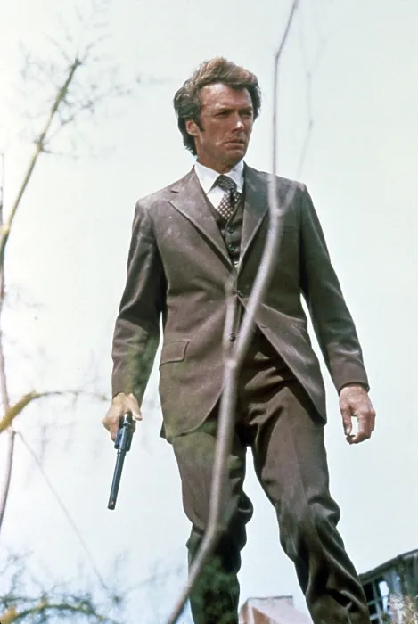 Framed Print : DIRTY HARRY, Clint Eastwood, 1971. Warner Bros.  /  Courtesy Everett Collection