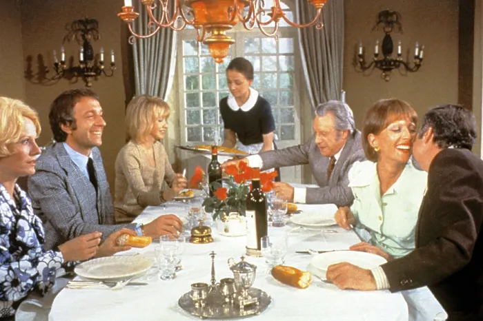 Framed Print : THE DISCREET CHARM OF THE BOURGEOISIE, (aka LE CHARME DISCRET DE LA BOURGEOISIE), Delphine Seyrig, Jean-Pierre Cassel, Bulle Ogier, Milena Vukotic, Paul Frankeur, Stephane Audran