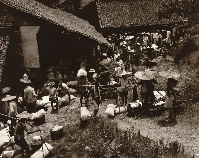 Framed Print : Distribution of rice during time of famine in Hengyang or Yunnan Province, China. 1946 photo by Arthur Rothstein. - (BSLOC_2014_15_150)