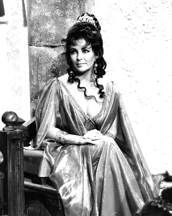 Framed Print : DOCTOR FAUSTUS, Elizabeth Taylor, 1967