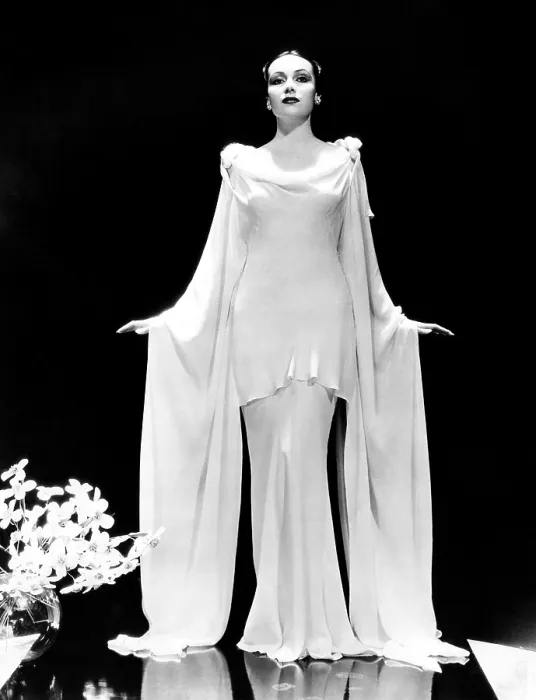 Framed Print : Dolores del Rio, 1935 Framed Print : Dolores del Rio, 1935