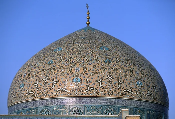 Framed Print : Dome of the Sheiykh Lutf Allah Mosque, 1601-1618, 17th Century, mixed technique - Detail