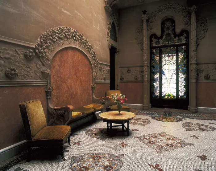Framed Print : DOMENECH I MONTANER, Lluis (1850-1923). Navs House. 1901-1907. SPAIN. Reus. Navs House. Hall or entrance hall with colonial or from Manila style couches. Modernism. Architecture