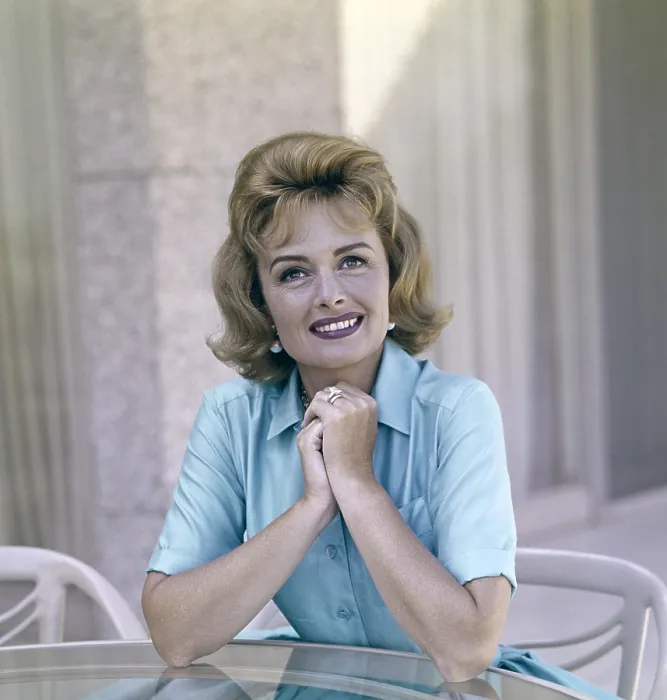 Framed Print : Donna Reed, July, 1962 Framed Print : Donna Reed, July, 1962
