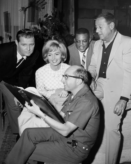 Framed Print : THE DONNA REED SHOW, Don Drysdale, Donna Reed, Willie Mays, Tony Owen, Sidney Miller, director, 1958-1966