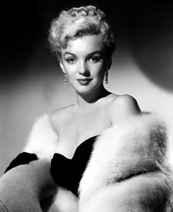 Framed Print : DON'T BOTHER TO KNOCK, Marilyn Monroe, 1952. TM and Copyright 20th Century Fox Film Corp. All rights reserved. Courtesy: Everett Collection