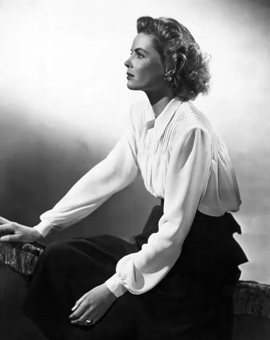 Framed Print : Dorothy McGuire, ca. 1940s Framed Print : Dorothy McGuire, ca. 1940s