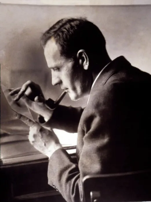 Framed Print : DR. EDWIN HUBBLE c.1929. Courtesy: CSU Archives / Everett Collection Framed Print : DR. EDWIN HUBBLE c.1929. Courtesy: CSU Archives / Everett Collection