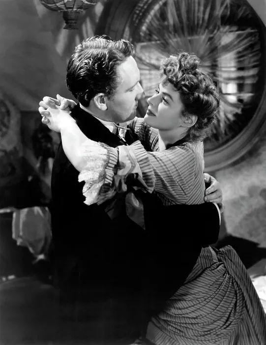 Framed Print : DR. JEKYLL AND MR. HYDE, Spencer Tracy, Ingrid Bergman, 1941 Framed Print : DR. JEKYLL AND MR. HYDE, Spencer Tracy, Ingrid Bergman, 1941
