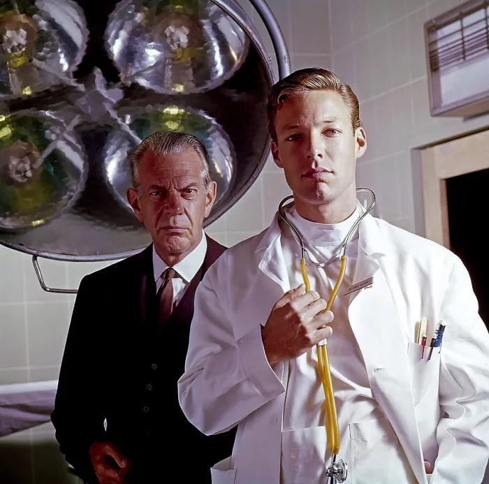 Framed Print : DR. KILDARE, from left: Raymond Massey, Richard Chamberlain, (1962), 1961-1966