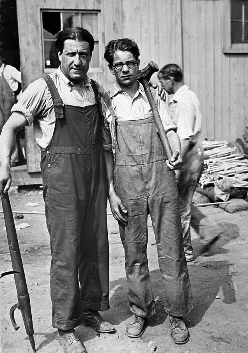 Framed Print : Dr. Stephen Samuel Wise, Rabbi of the Free Synagogue, became a laborer in the shipbuilding yards at Stanford, Conn. during World War I