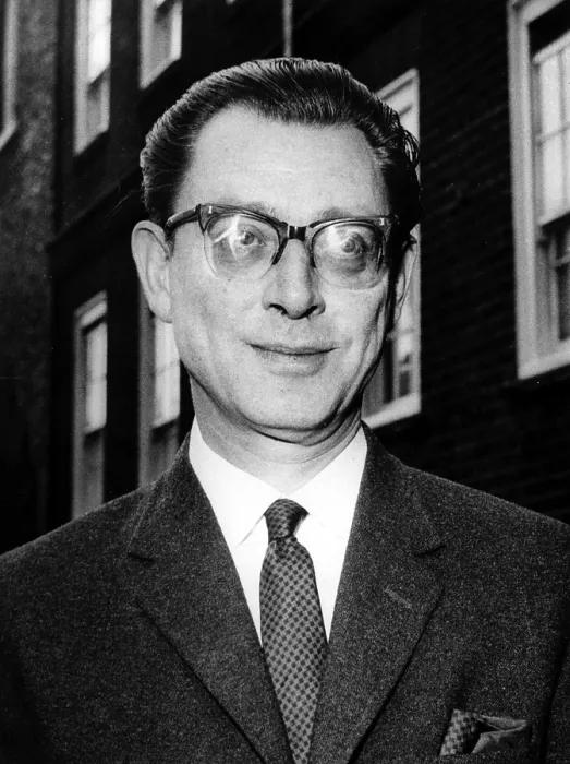Framed Print : Dr. Stephen Ward, on trial on morals charges, outside the Old Bailey, London, July 22, 1963. Courtesy: CSU Archives  /  Everett Collection