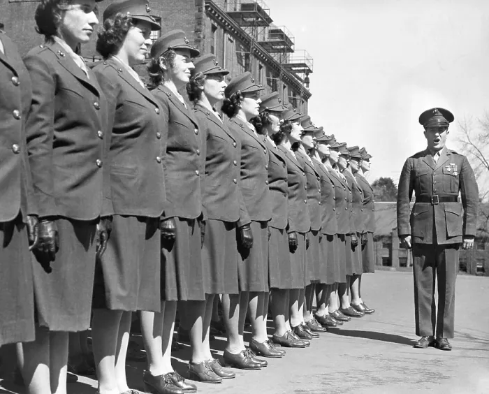 Framed Print : Drill Instructor with uniformed recruits at Marine Corps Women's Reserve Officer's Candidate School. Ca.1945. (BSLOC_2015_14_116)