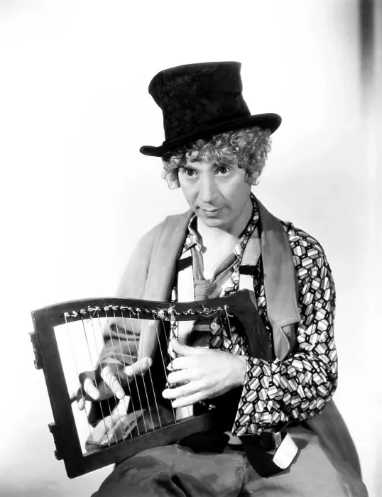 Framed Print : DUCK SOUP, Harpo Marx, 1933