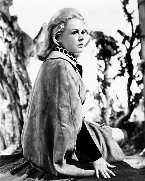 Framed Print : THE DUNWICH HORROR, Sandra Dee, 1970 Framed Print : THE DUNWICH HORROR, Sandra Dee, 1970