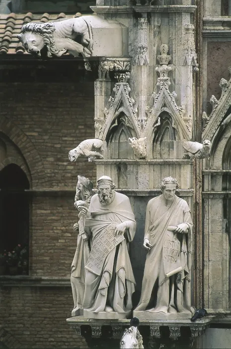 Framed Print : Duomo di Siena. 1150-1380. ITALY. TUSCANY. Siena. Cathedral. Sculpture of the faade, work by Giovanni Pisano (1284-1299). Gothic art. Sculpture Framed Print : Duomo di Siena. 1150-1380. ITALY. TUSCANY. Siena. Cathedral. Sculpture of the faade, work by Giovanni Pisano (1284-1299). Gothic art. Sculpture