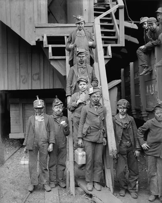 Framed Print : Dust covered Breaker Boys at the Woodward Coal Mines, Kingston, Pennsylvania. The youngest coal mine workers started at this dirty, unskilled work. C. 1900 Framed Print : Dust covered Breaker Boys at the Woodward Coal Mines, Kingston, Pennsylvania. The youngest coal mine workers started at this dirty, unskilled work. C. 1900