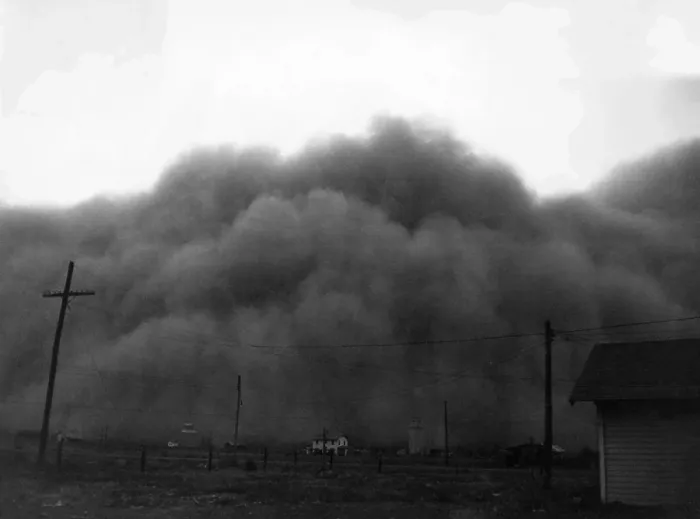 Framed Print : A dust storm in Hugoton, Kansas, 1936. Courtesy: CSU Archives / Everett Collection