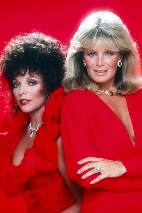 Framed Print : DYNASTY, from left: Joan Collins, Linda Evans, (1982), 1981-89