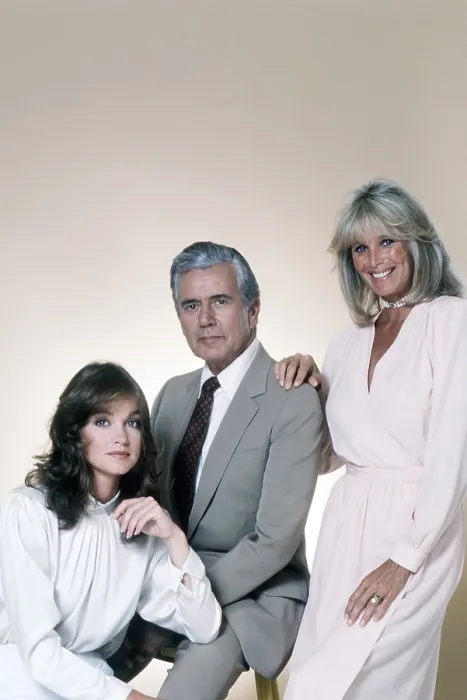 Framed Print : DYNASTY, from left: Pamela Sue Martin, John Forsythe, Linda Evans, 1981-89 Framed Print : DYNASTY, from left: Pamela Sue Martin, John Forsythe, Linda Evans, 1981-89