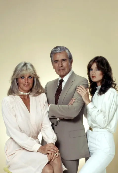 Framed Print : DYNASTY, Linda Evans, John Forsythe, Pamela Sue Martin, 1981-89