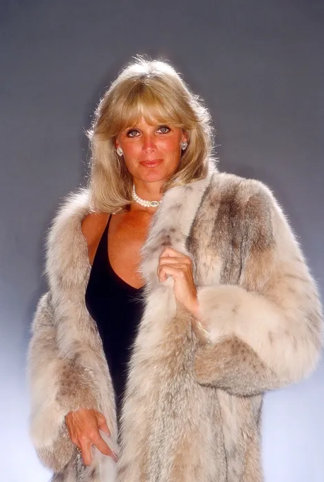 Framed Print : DYNASTY, Linda Evans, (Season 1, 1981), 1981-89 Framed Print : DYNASTY, Linda Evans, (Season 1, 1981), 1981-89