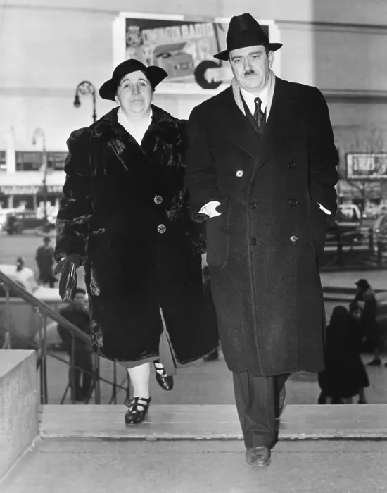 Framed Print : Earl Browder, Chairman of the Communist Party of the U.S. and Elizabeth Flynn, at NYC Federal Court. Dec. 4, 1939