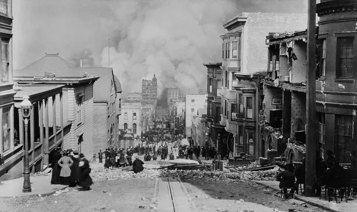 Framed Print : AFTER THE EARTH QUAKE, SAN FRANCISCO. Observers in chairs amid the debris on Sacramento Streetwatch the city burn Framed Print : AFTER THE EARTH QUAKE, SAN FRANCISCO. Observers in chairs amid the debris on Sacramento Streetwatch the city burn