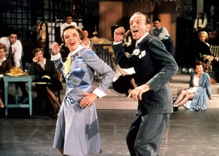Framed Print : EASTER PARADE, Judy Garland, Fred Astaire, 1948 Framed Print : EASTER PARADE, Judy Garland, Fred Astaire, 1948