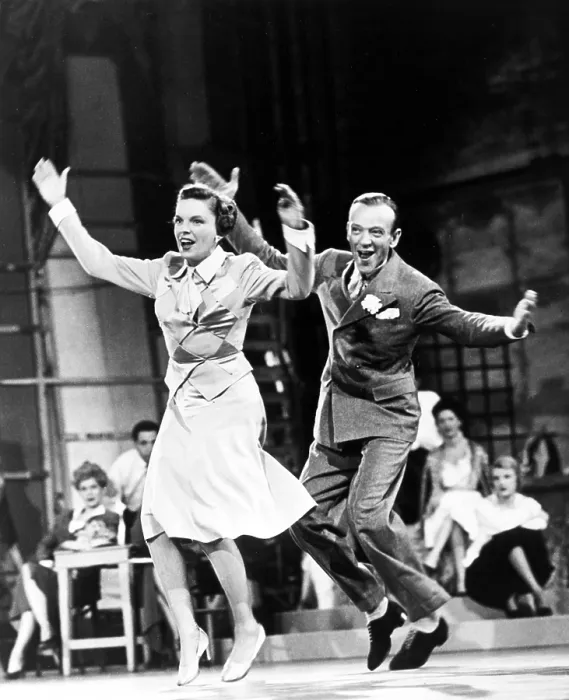 Framed Print : EASTER PARADE, Judy Garland, Fred Astaire, 1948 Framed Print : EASTER PARADE, Judy Garland, Fred Astaire, 1948