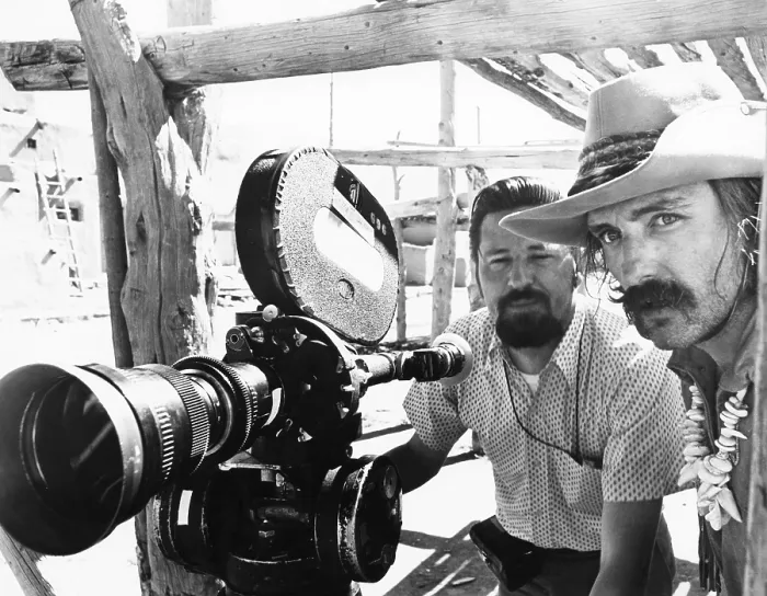 Framed Print : EASY RIDER, from left, cinematographer Laszlo Kovacs, director and costar Dennis Hopper, on location, 1969