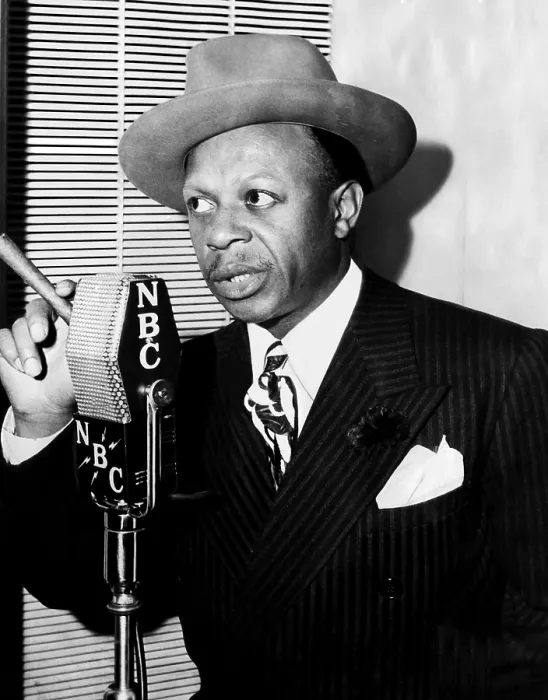 Framed Print : Eddie Rochester Anderson on NBC radio, 1945. Courtesy: CSU Archives / Everett Collection Framed Print : Eddie Rochester Anderson on NBC radio, 1945. Courtesy: CSU Archives / Everett Collection