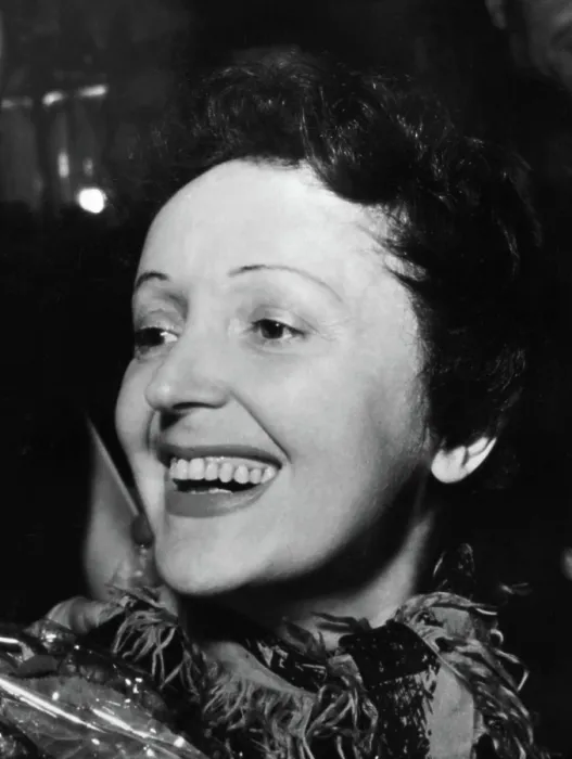 Framed Print : EDITH PIAF, late 1940s Framed Print : EDITH PIAF, late 1940s