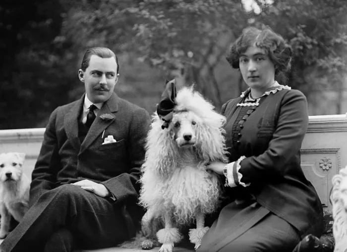 Framed Print : Edward Beale Mclean and his wife, Evalyn Walsh Mclean the their dogs in 1912