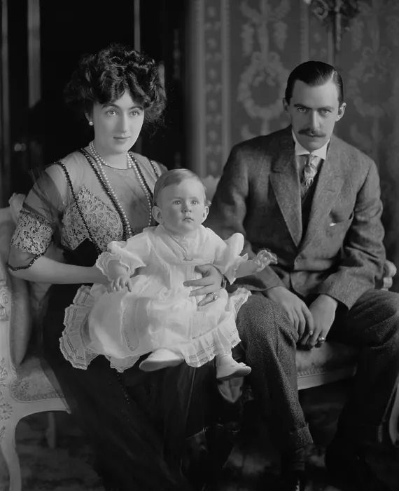Framed Print : Edward and Evalyn Walsh Mclean with their first born son, Vinson Walsh Mclean, 1910