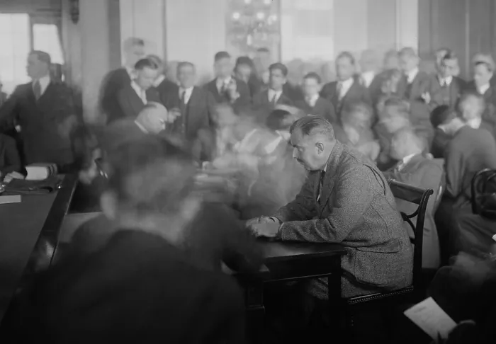 Framed Print : Edward McLean, owner of the Washington Post, before Senate committee investigating the Teapot Dome scandal