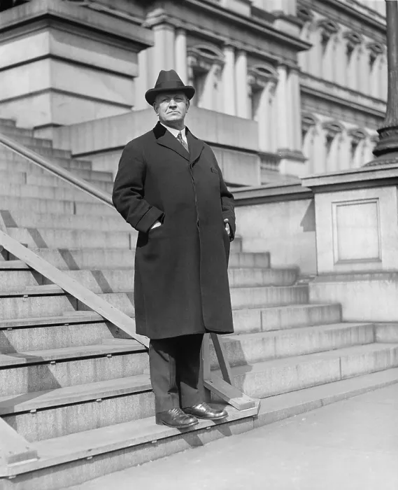 Framed Print : Edwin Denby (1870-1929), Secretary of the Navy on the steps of the Capitol