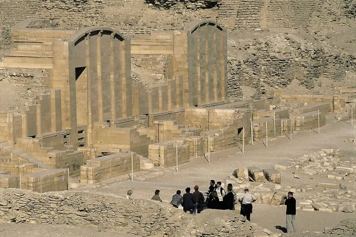 Framed Print : EGYPT. CAIRO. Saqqara. Tourists at thee Djoser's funerary complex. Egyptian art. Old Kingdom. Architecture. AISA / Everett Collection**US SALES ONLY**