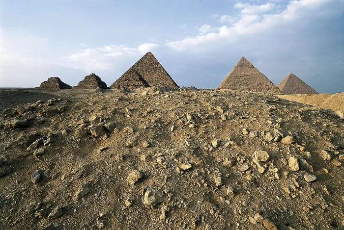 Framed Print : EGYPT. GIZA. Giza. Pyramids of Khufu, Khafre and Menkaure. Egyptian art. Old Kingdom. Architecture. AISA / Everett Collection**US SALES ONLY** Framed Print : EGYPT. GIZA. Giza. Pyramids of Khufu, Khafre and Menkaure. Egyptian art. Old Kingdom. Architecture. AISA / Everett Collection**US SALES ONLY**