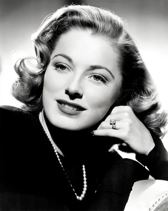 Framed Print : Eleanor Parker, sporting the five-carat emerald-cut diamond engagement ring given to her by her fiance, Bert E. Friedlob, 1946 Framed Print : Eleanor Parker, sporting the five-carat emerald-cut diamond engagement ring given to her by her fiance, Bert E. Friedlob, 1946