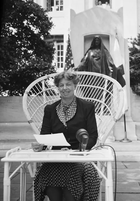 Framed Print : Eleanor Roosevelt broadcasting from Red Cross headquarters. She appealed for contributions to aid victims of the European War. May 21, 1940. (BSLOC_2013_7_8)