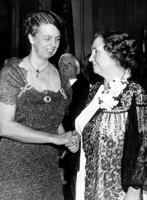 Framed Print : ELEANOR ROOSEVELT with Helen Keller in 1936.. Courtesy: CSU Archives  /  Everett Collection