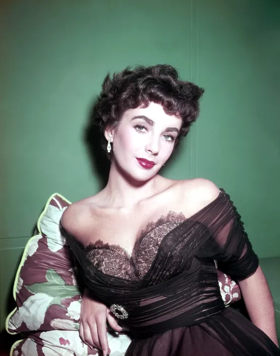 Framed Print : Elizabeth Taylor, 1950s Framed Print : Elizabeth Taylor, 1950s