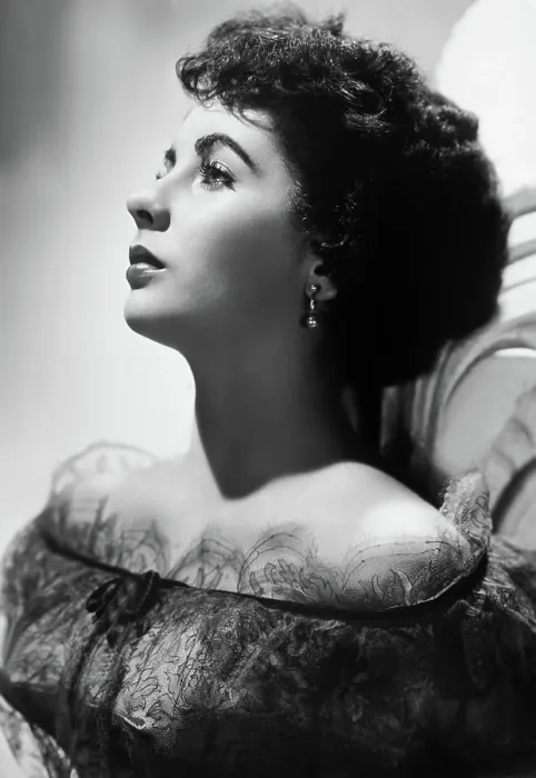 Framed Print : Elizabeth Taylor, 1951