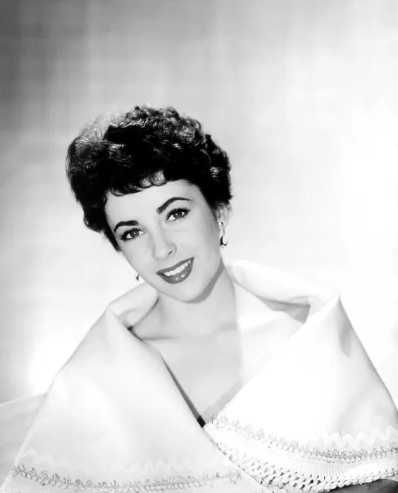 Framed Print : Elizabeth Taylor, 1953 Framed Print : Elizabeth Taylor, 1953