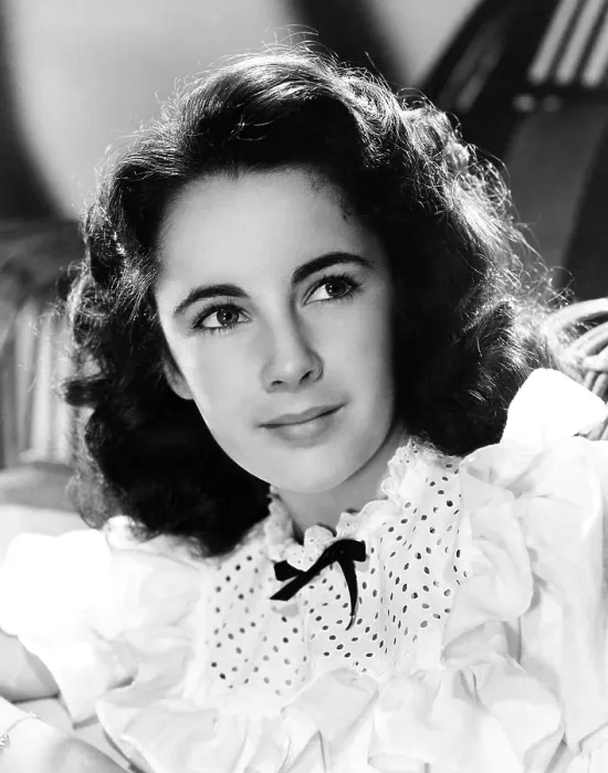 Framed Print : Elizabeth Taylor, ca. 1946